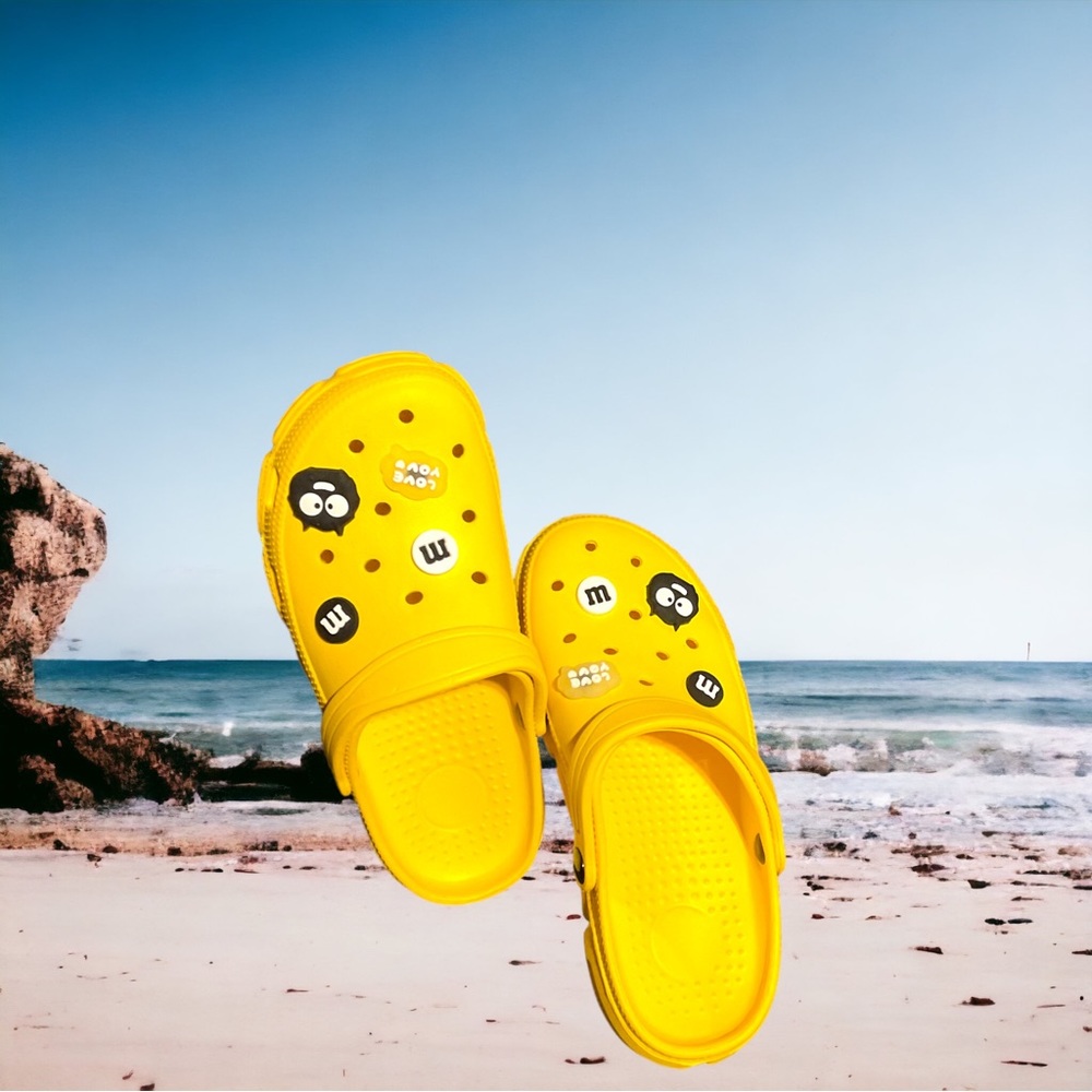 Clogs with Black & White M&M’s Shoe Charms (NWOT) 7-1/2 to 8